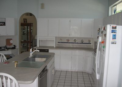 cabinet refacing before2