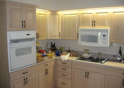 cabinet refacing before3